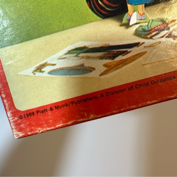 Vintage 1969 Child Guidance Paper Doll Box Set Dolls of Far Off Lands Unused - Picture 4 of 4